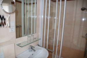 FeWo II Duschbad mit WC