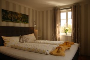 FeWo II Schlafzimmer mit Doppelbett